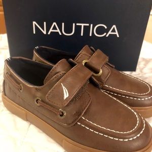 Nautica Boat Shoes (Boys 11)